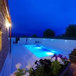Dora With Heated Pool & Fitness * Podgradina (Posedarje)