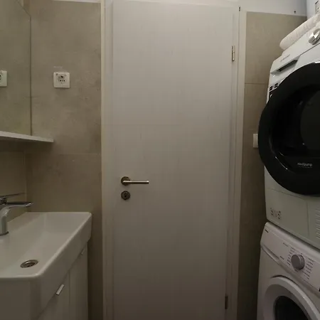 Dora With Private Pool * Podgradina (Posedarje)