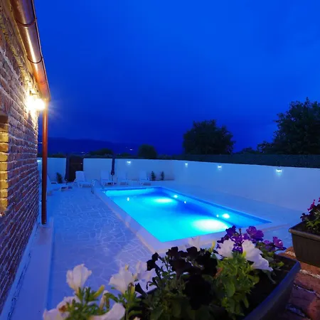 Dora With Heated Pool & Fitness * Podgradina (Posedarje)