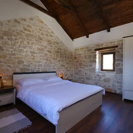 Dora With Heated Pool & Fitness Villa *