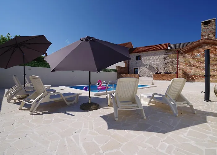 Βίλα Dora With Private Pool *