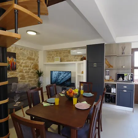 Villa Dora With Heated Pool & Fitness