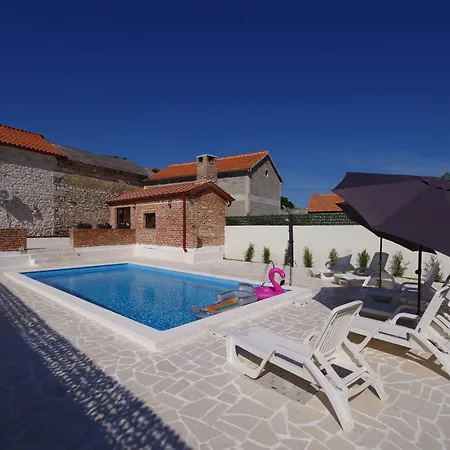 Dora With Private Pool *