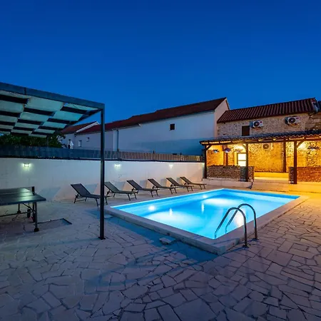 Dora With Heated Pool & Fitness Podgradina (Posedarje)
