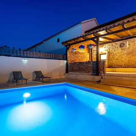 别墅 Dora With Heated Pool & Fitness Podgradina (Posedarje)