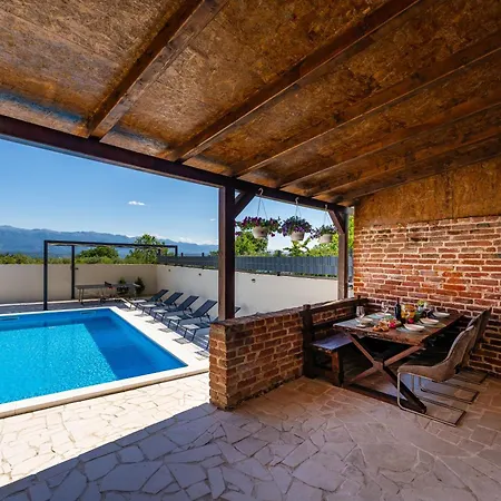 Dora With Heated Pool & Fitness * Podgradina (Posedarje)