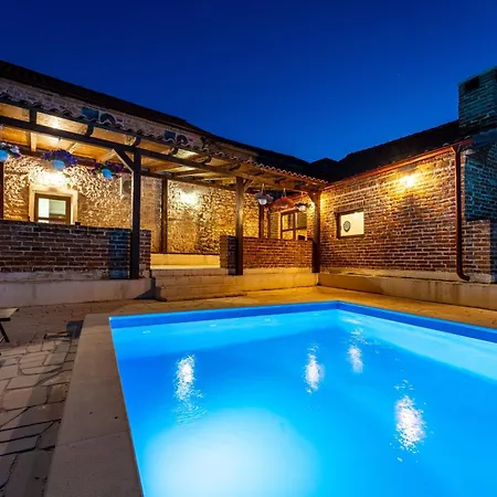 Dora With Heated Pool & Fitness