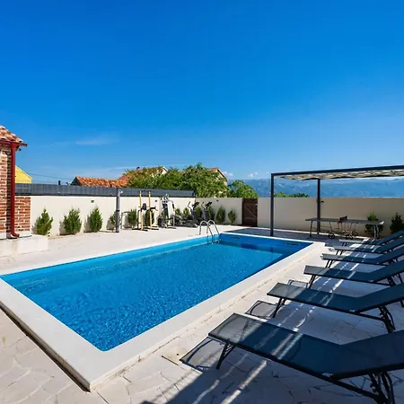 Dora With Heated Pool & Fitness Villa Podgradina (Posedarje)