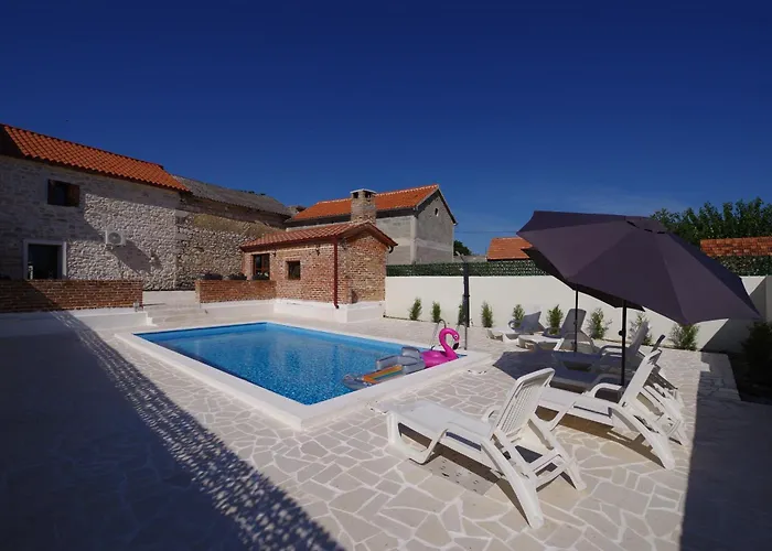 Dora With Private Pool *