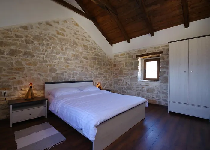 Dora With Private Pool Вилла *